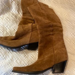 Leather boots never worn